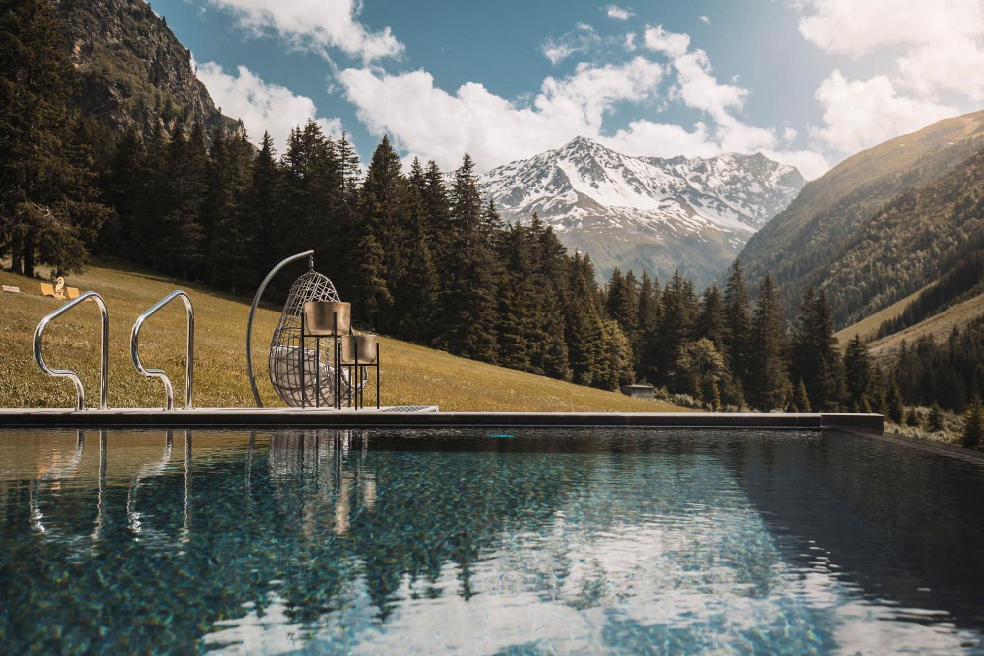 Alpine Resort Sportalm 皮茨河谷圣莱昂哈德 外观 照片